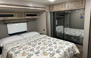 2021 Coachmen Catalina Legacy Edition travel trailer 38 ft