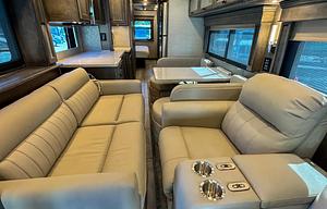 Tiffin Allegro Bay Super C