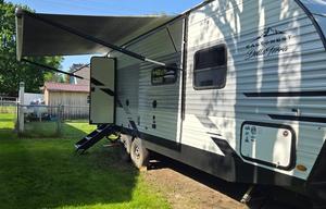 Grant and Cat's Cozy Rolling Retreat