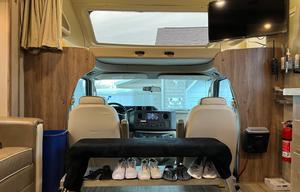 2019 Entegra Coach Odyssey 29V 32’