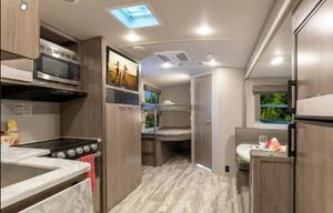 2019 Grand Design Imagine 2400BH