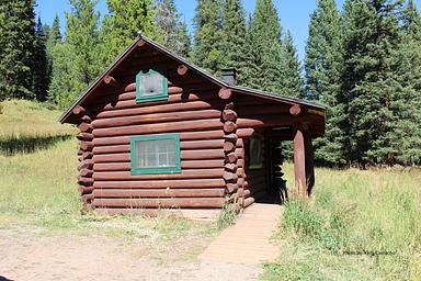 WINDOW ROCK CABIN