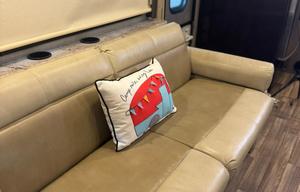 'Quinn' 2018 Thor Motor Coach Quantum WS31
