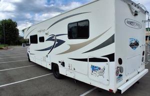 2014 Coachmen class c RV Leprechaun 290QB Ford 450