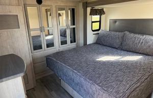 King Bed W/ King SIZE Space! FR sandpiper 3990fl