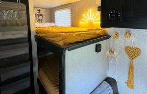 Wolf Pup Hideaway:Pet-Friendly with Cozy Bunk Beds