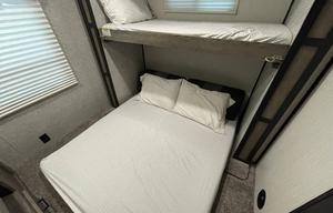 2020 Heartland Wilderness 3250BS RV rental photo 19