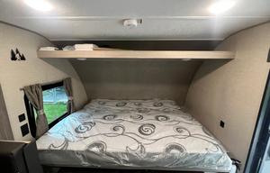 2022 Catalina Summit Series 7 184BHS DELIVERY ONLY