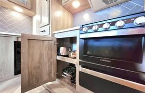 'Hilda' 2020 Wildwood Heritage Glen 378FL