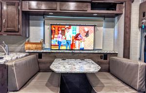 2019 Jayco Alante Sleeps 8 Comfy! Bunkhouse! Kids!