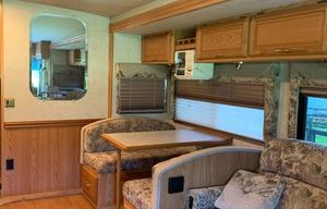 2001 Adventurer 32H RV rental photo 5
