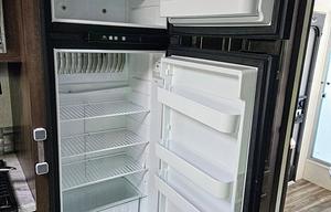 2019 Jay Flight 28BHBE RV rental photo 3