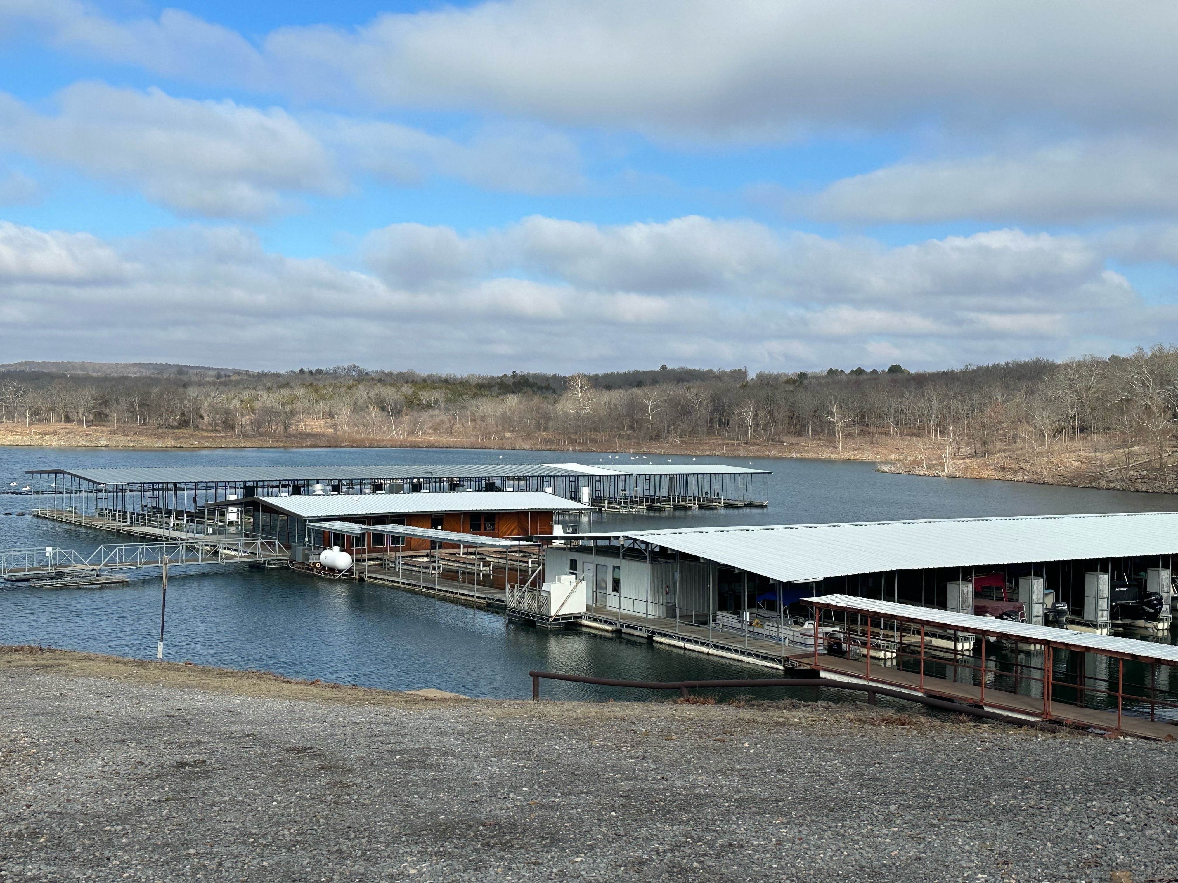 Sixshooter Marina & Cabins