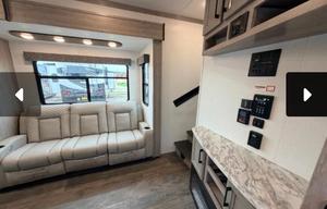 2024 Dutchmen RV Voltage V-Series 3800 RV rental photo 18