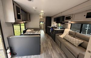 Family Adventure Camper – Apex 300BHS Bunkhouse RV