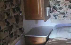 2000 Fleetwood RV Bounder 28T RV rental photo 4