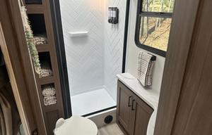 NEW 2024 Alliance RV Delta 251BH