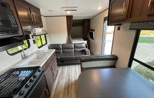 Spacious Clean 29' Jayco Baja Travel Trailer