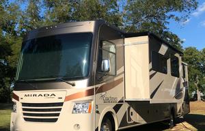 Glory Bound Adventure Coach *2 BATHROOMS*