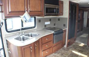 2014 Fleetwood Bounder 34b