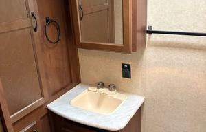 Jayco 22’ Simple to Use Travel Trailer!
