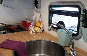 2006 Itasca Navion 23