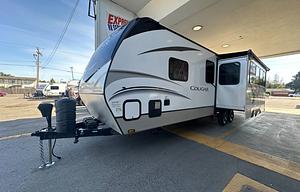 2021 Cougar 31 foot Half Ton friendly rear bunks