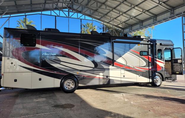 2019 Fleetwood Pace Arrow LXE 38K