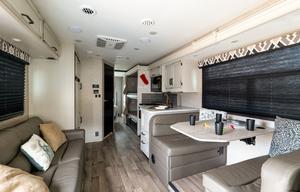 Spacious Dog Friendly and stocked for adventure!!
