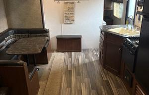 Spacious 28’ Camper – Perfect Family Getaway!