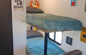 2025 20' Bunkhouse with Front RV Queen Bed, Cute!