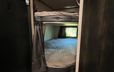 2022 Jayco JayFlight Sleeps 5