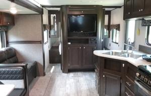 Clark's Comfy Camper-sleeps 9