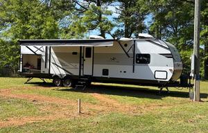 2025 Jayco w/ Bunkhouse