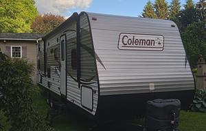 Mojo's 2017 Dutchmen Coleman Lantern Series