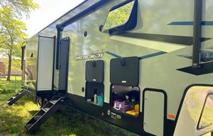 Mansion On Wheels!