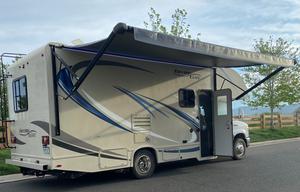Thor FreedomElite 24HE Fully Stocked *Solar*