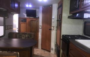 2011 Coachmen Freedom Express LTZ