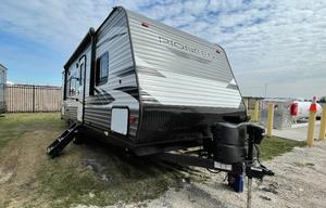 Razor Crest w/Bunk House