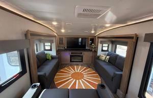 Luxury Condo on Wheels | 1½ Baths & Front Living