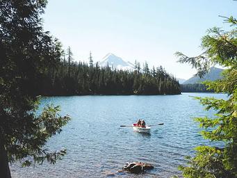 A quiet boat ride around Lost Lake.