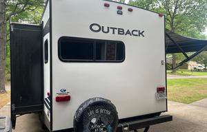 Very comfy couples camper.  Pet friendly too!!
