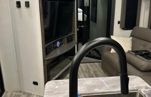 2022 Alliance RV Valor 42V13