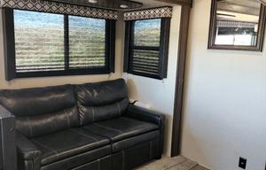 2020 Prime Time LaCrosse 3380IB 3 Slide bunkhouse