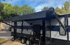 2022 Cherokee Grey Wolf 23DBH RV rental photo 9