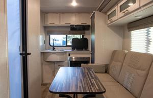 Custom Glamping R-Pod - Pet Friendly!