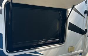 Roxy 2024 Thor Chateau 25M