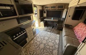 Travel Trailer with King Bed, StarLink & Generator