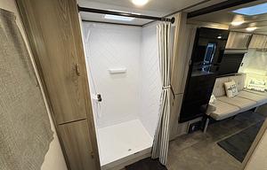 Ranger | Lightweight Camper w/ King Bed