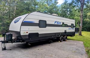 Salem FSX | Awesome toy hauler with large deck